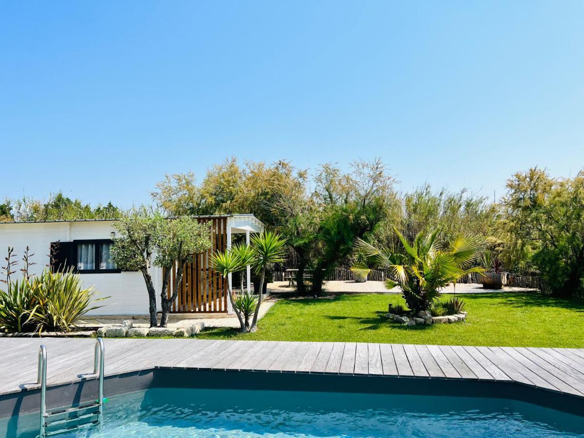 Cabane Le Flamant Avec Jardin, Piscine Et Parking Saintes-Maries-de-la-Mer Buitenkant foto