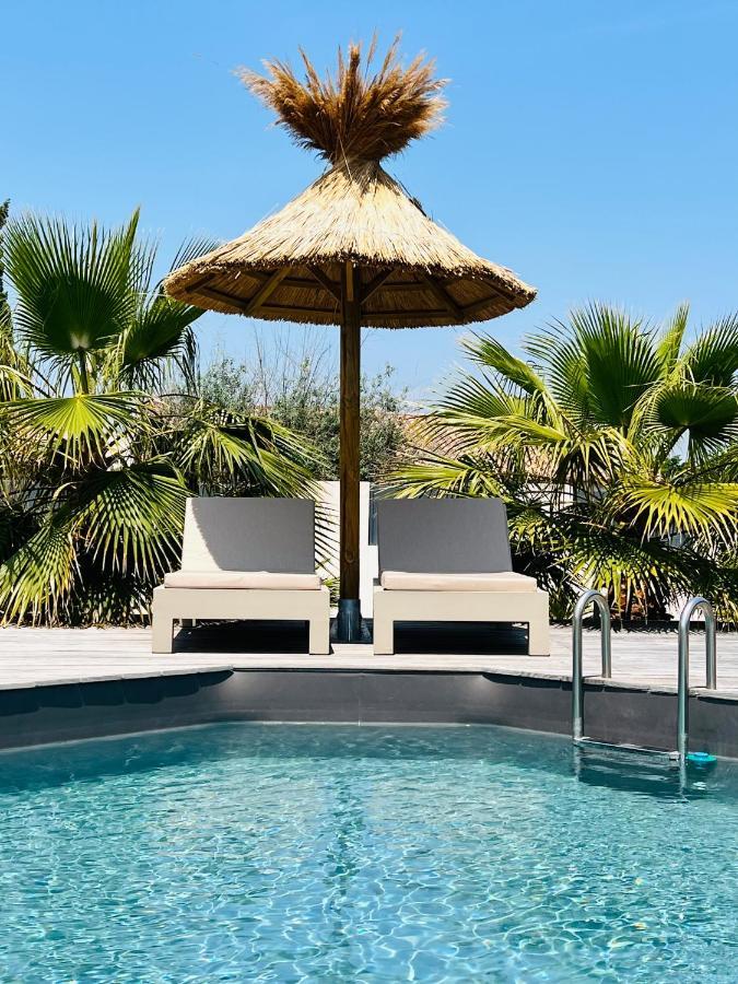 Cabane Le Flamant Avec Jardin, Piscine Et Parking Saintes-Maries-de-la-Mer Buitenkant foto