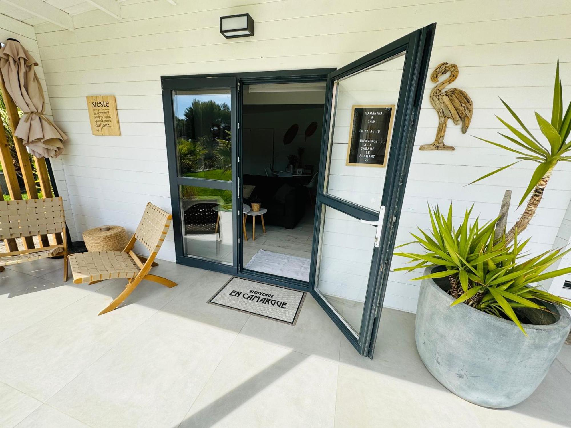 Cabane Le Flamant Avec Jardin, Piscine Et Parking Saintes-Maries-de-la-Mer Buitenkant foto